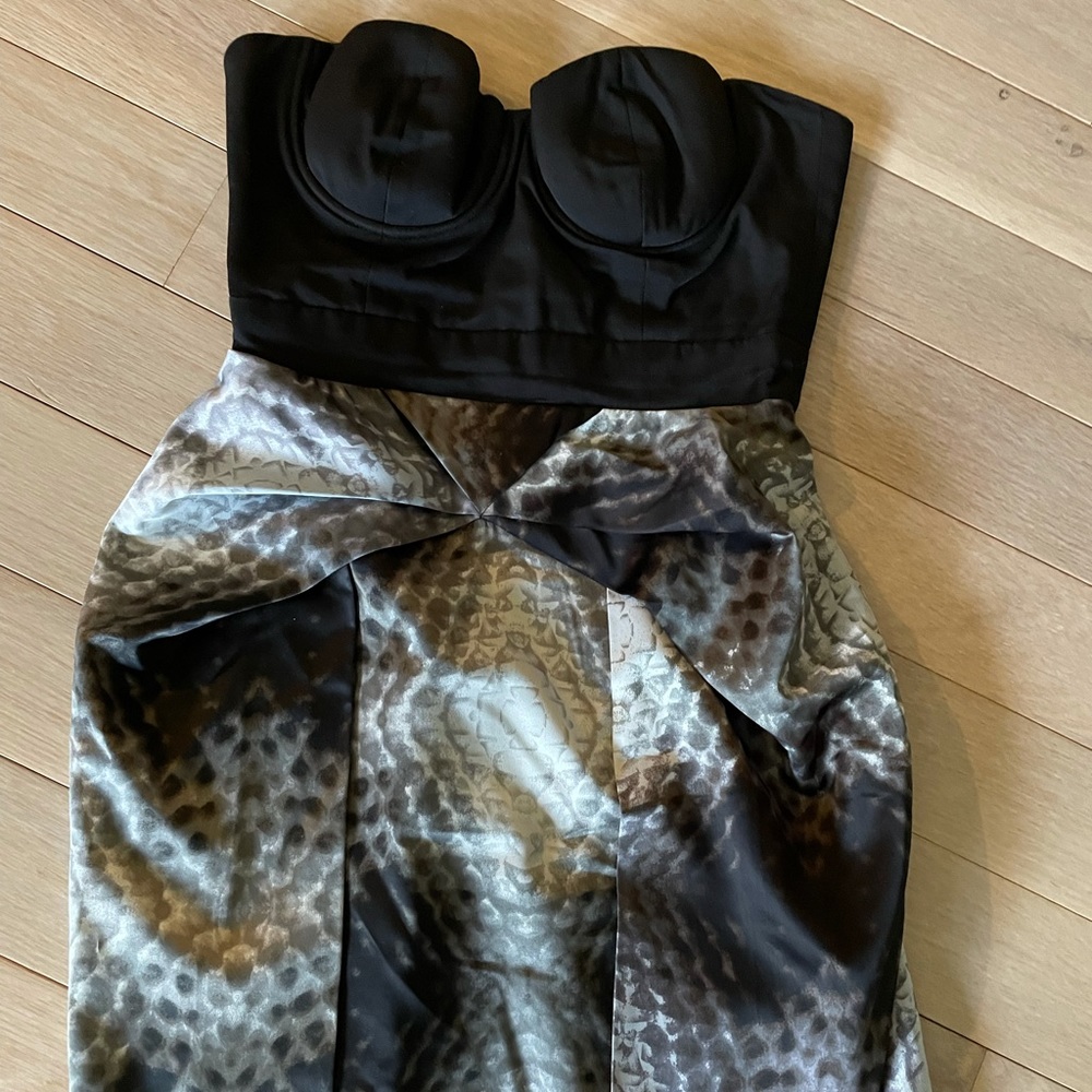 Super flattering strapless dress